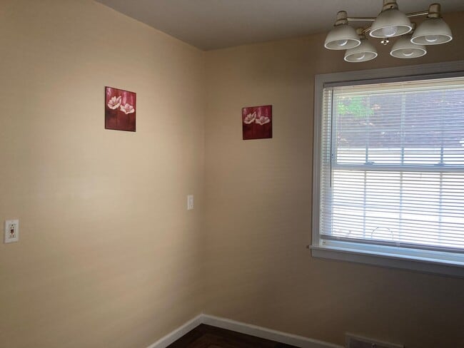 Building Photo - 4 Bedroom South Euclid House for Rent