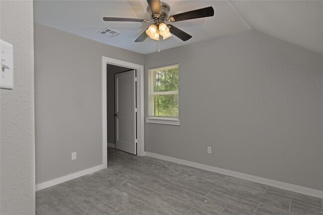 Building Photo - 519 Magnolia Point Dr