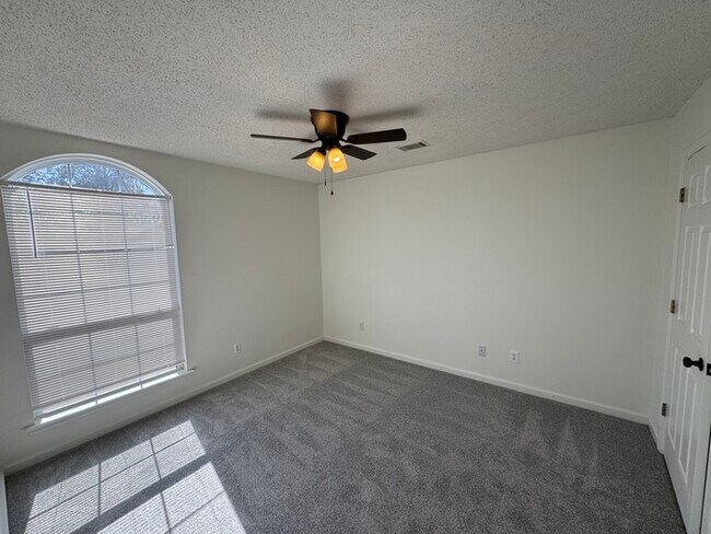 Building Photo - Nice 3 bedroom 2 bathroom home in Bryant