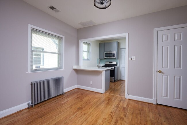 Building Photo - Charming 3BR/2BADetached Bungalow Blocks to the Arboretum is Move-in Ready!