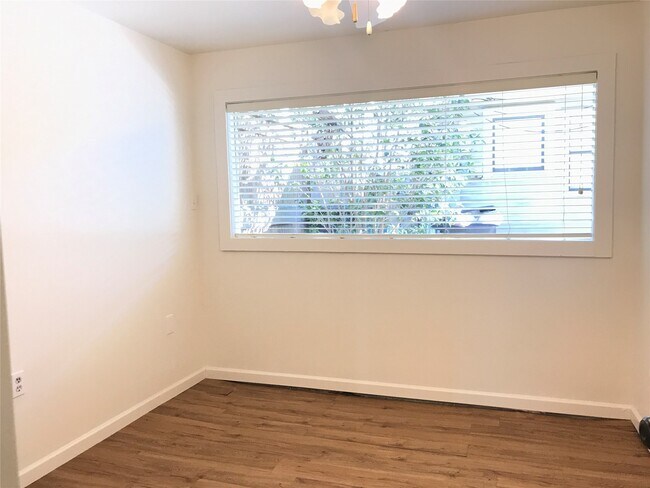 Building Photo - 1533 Heights Blvd