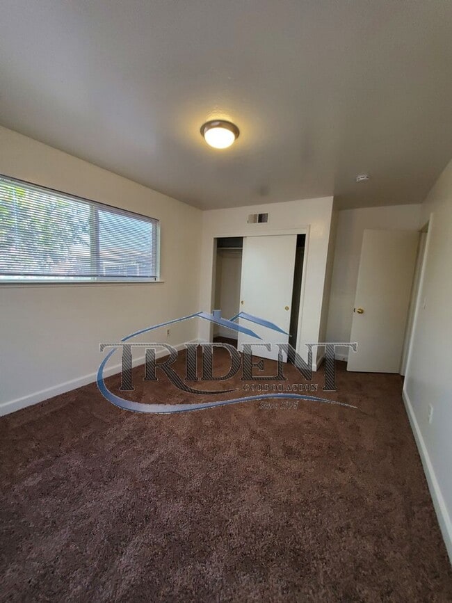 Building Photo - 1825 Sierra Way