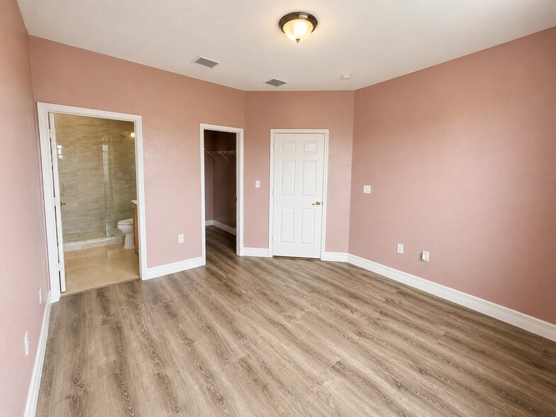Building Photo - 13221 SW 42nd St