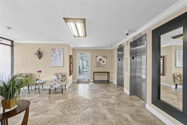 Building Photo - 3080 N Course Dr