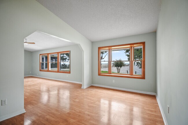 Building Photo - 125 CR 13 S