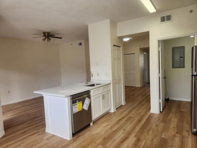 Building Photo - 10873 Windsor Walk Dr