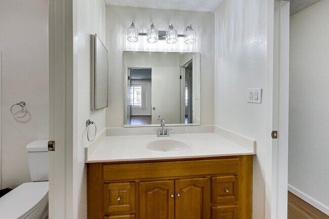 Building Photo - Beautiful 4-Bedroom, 2-Bathroom Daly City Home for Rent