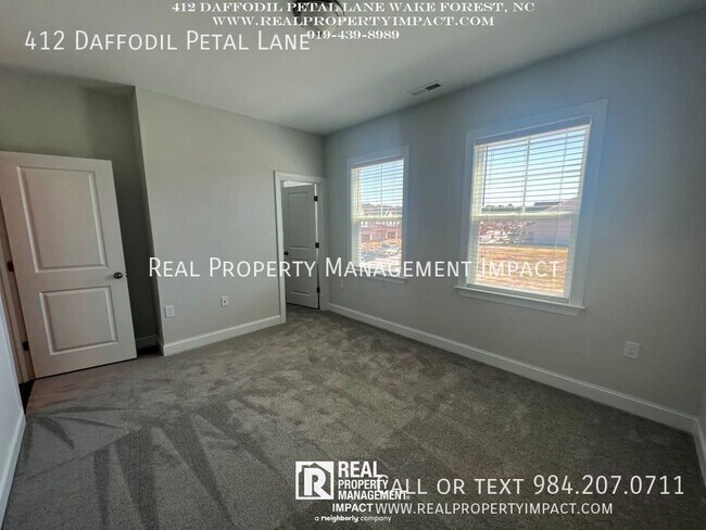 Building Photo - 412 Daffodil Petal Ln