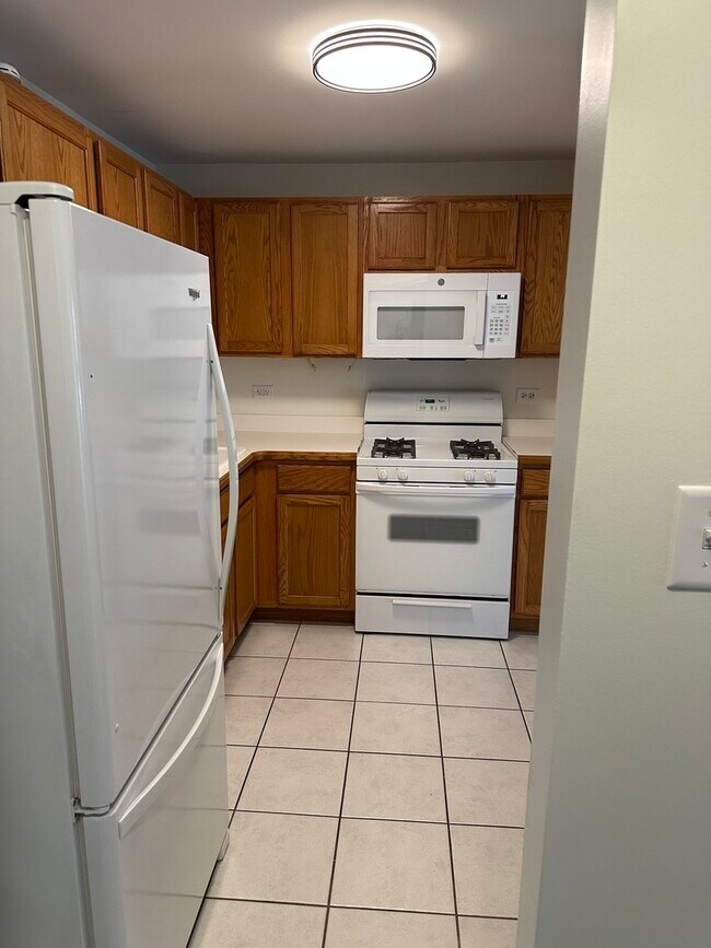 Building Photo - 9529 Minnick Ave