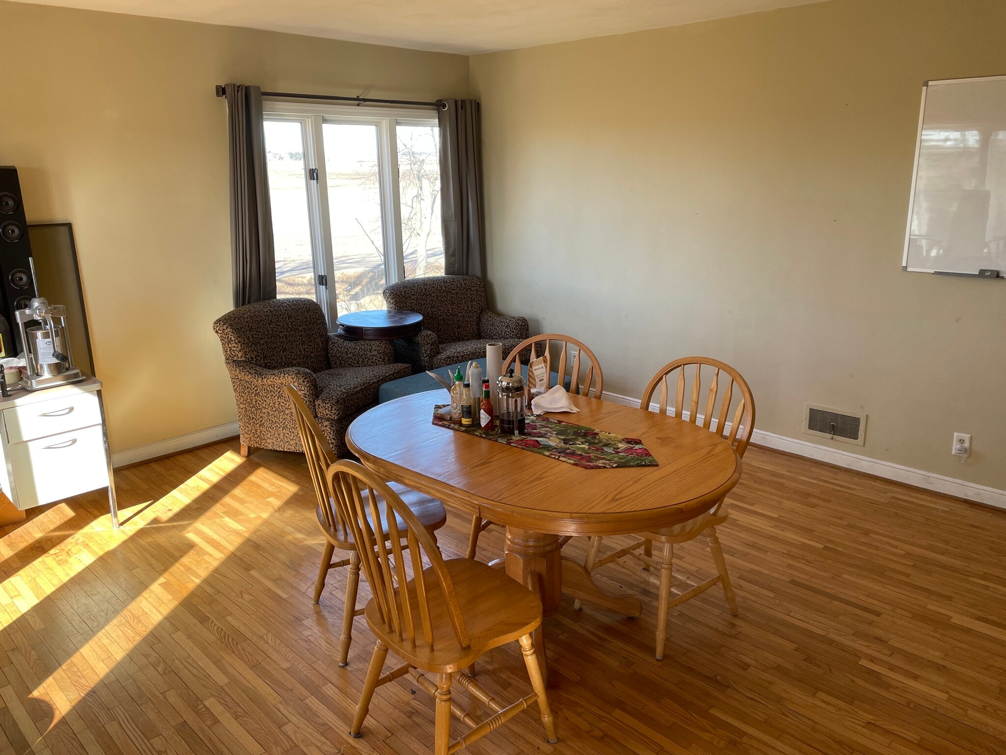 Dining room off kitchen. - 1559 30th Ave
