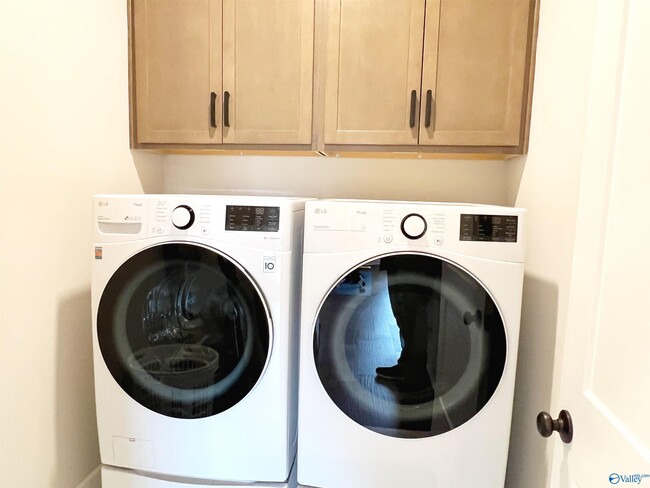 Building Photo - 531 Town Madison Blvd