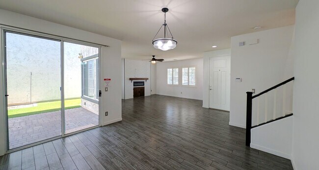 Building Photo - 3 Bedroom Home in the Mulberry Community Near S Signal Butte Rd and E Guadalupe Rd!