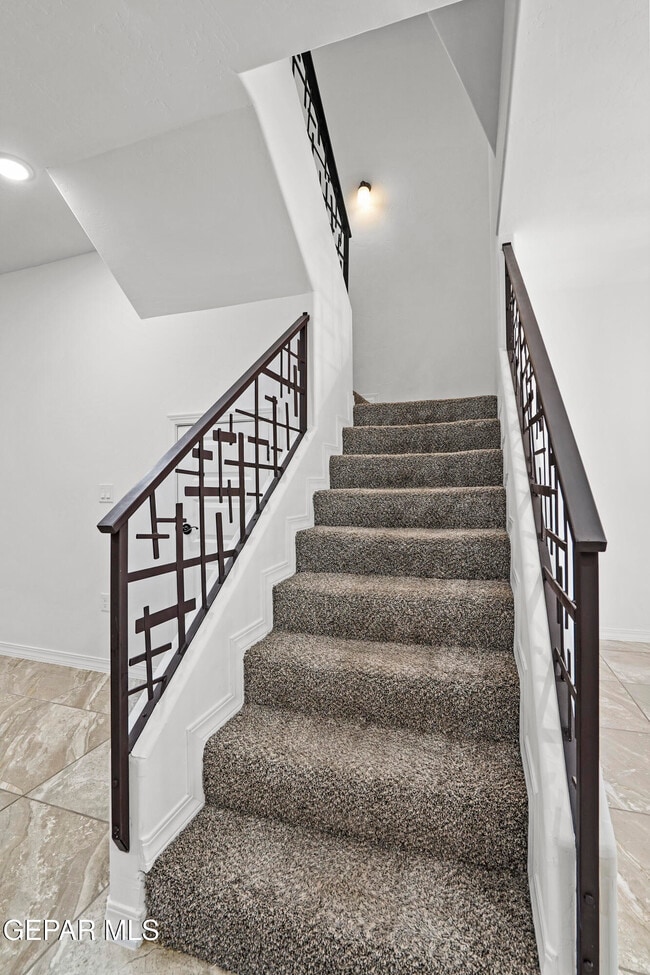 Building Photo - 6315 Escondido Dr