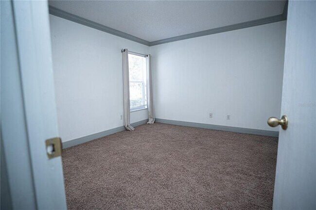 Building Photo - 546 Bloomingdale Dr