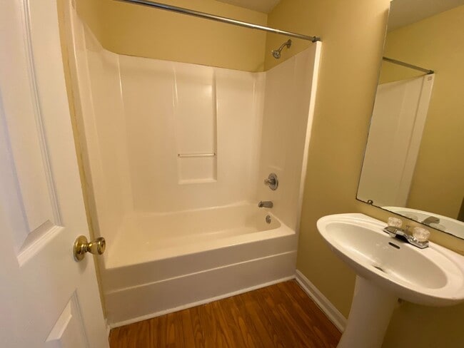 Building Photo - 3037 Ginny Dr