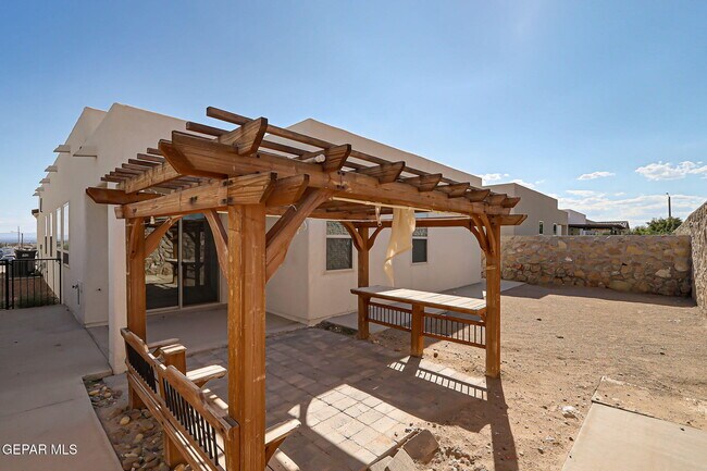 Building Photo - 12917 Nidd Ave