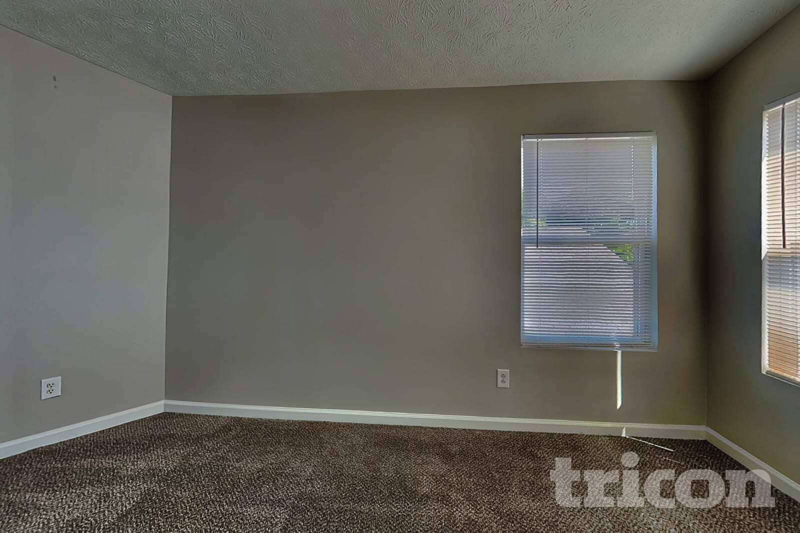 Building Photo - 2337 Middle View Dr