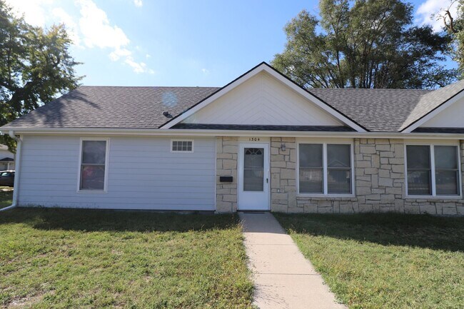 Primary Photo - Remodeled Duplex Rent ready!