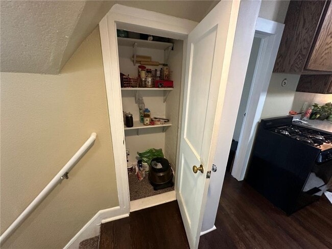 Building Photo - 613 3rd St SW