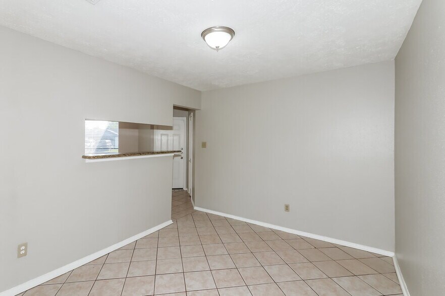 Building Photo - 10111 King Ranch Ln