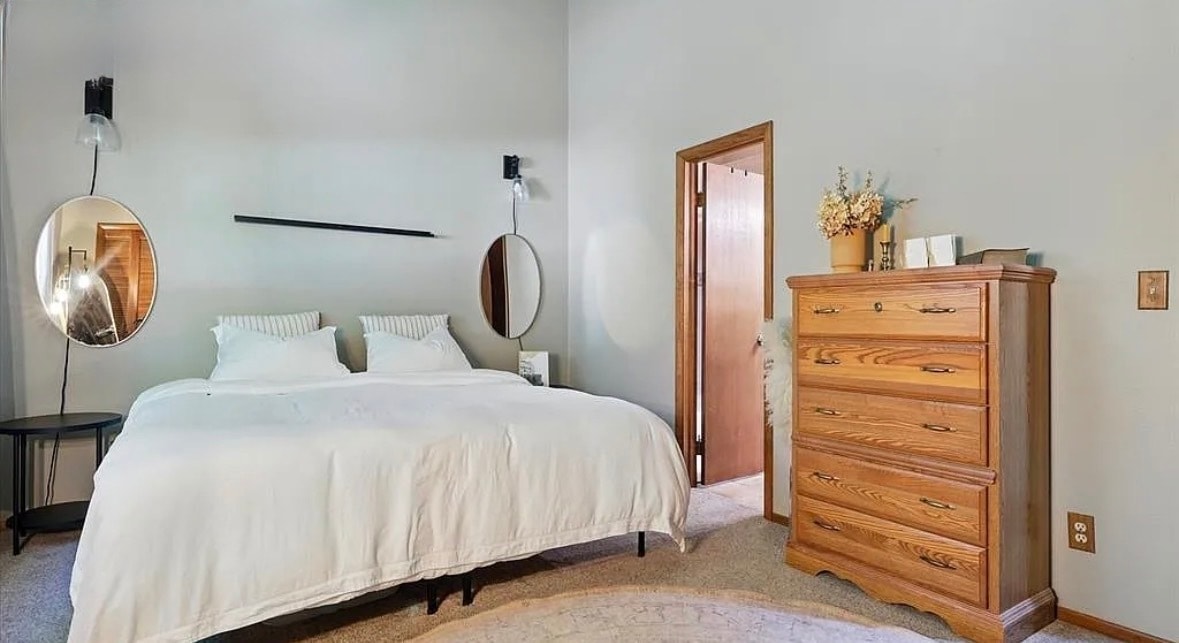 Building Photo - 821 Pebblewood Dr