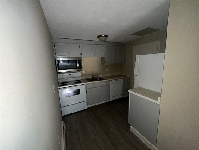 Building Photo - 375 Harvard St