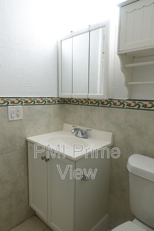 Building Photo - 495 NW 72nd Ave