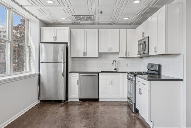 Building Photo - 331 Bloomfield Ave