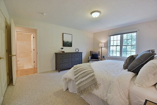 Building Photo - 19 Ptarmigan Dr