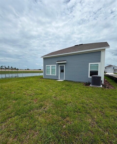 Building Photo - 5513 Pimenta Ct