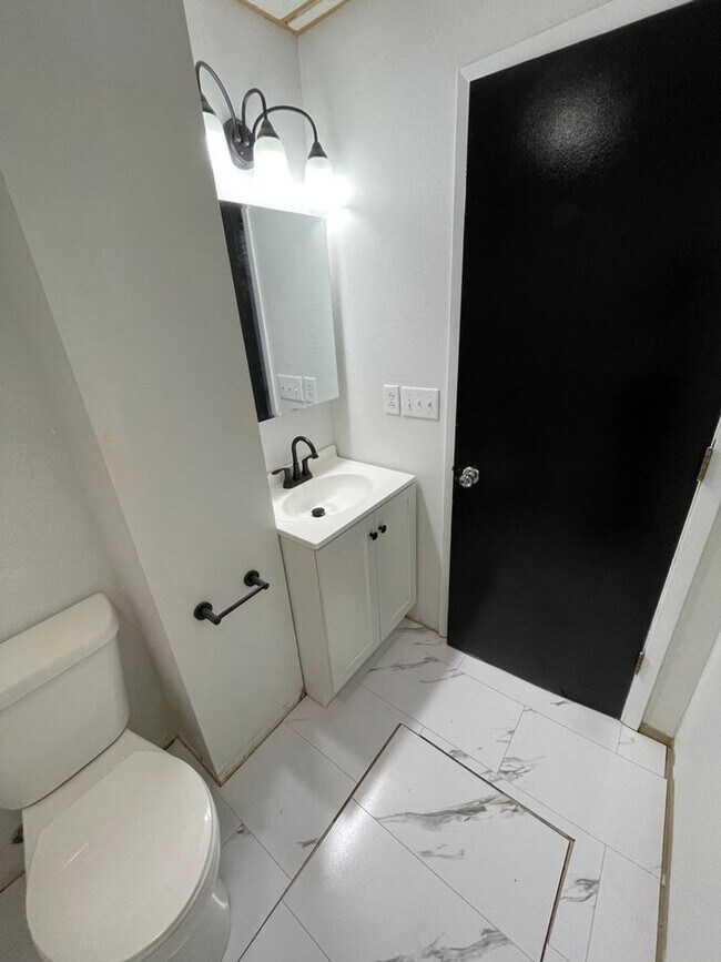 Building Photo - Click the “Apply Now” button or email wapmrentals@gmail.com for a prompt response.