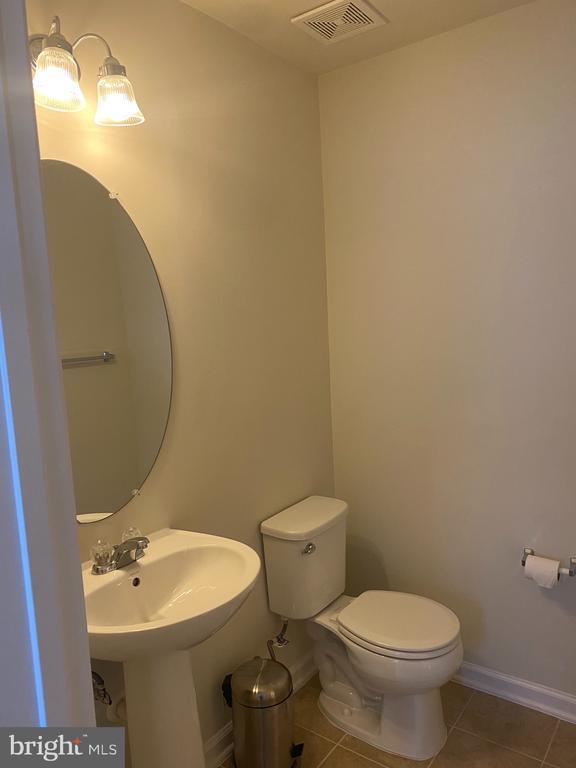 Building Photo - 7225 Barrberry Ln