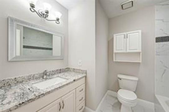 Building Photo - 6802 Glenray Dr
