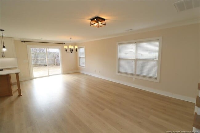 Building Photo - 240 Trayesan Dr