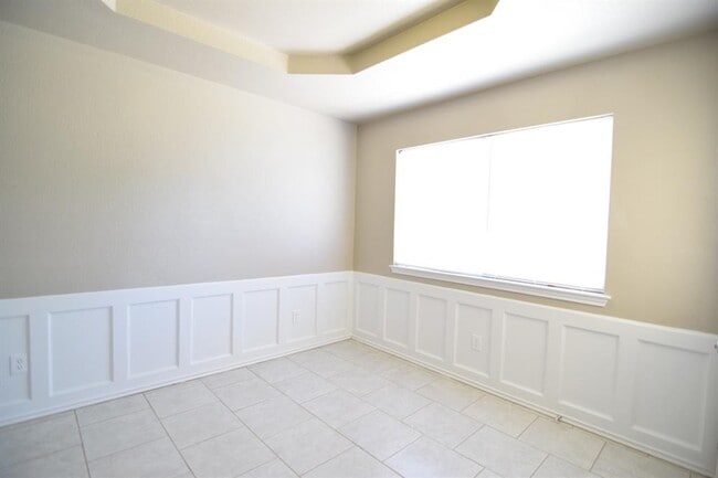 Building Photo - 1403 Saddle Dr
