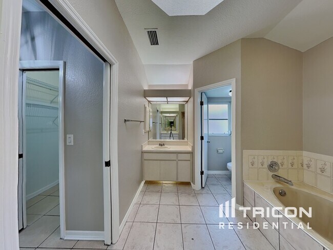 Building Photo - 492 Rio De Janeiro Ave