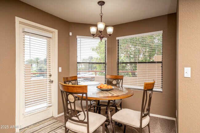 Building Photo - 4850 E Desert Cove Ave