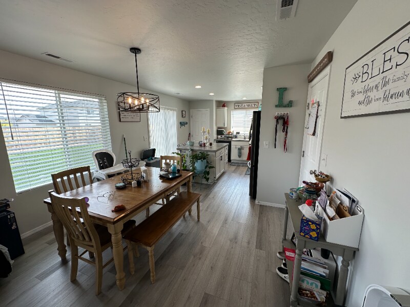 Building Photo - 1860 SW Sharpshinned Ave