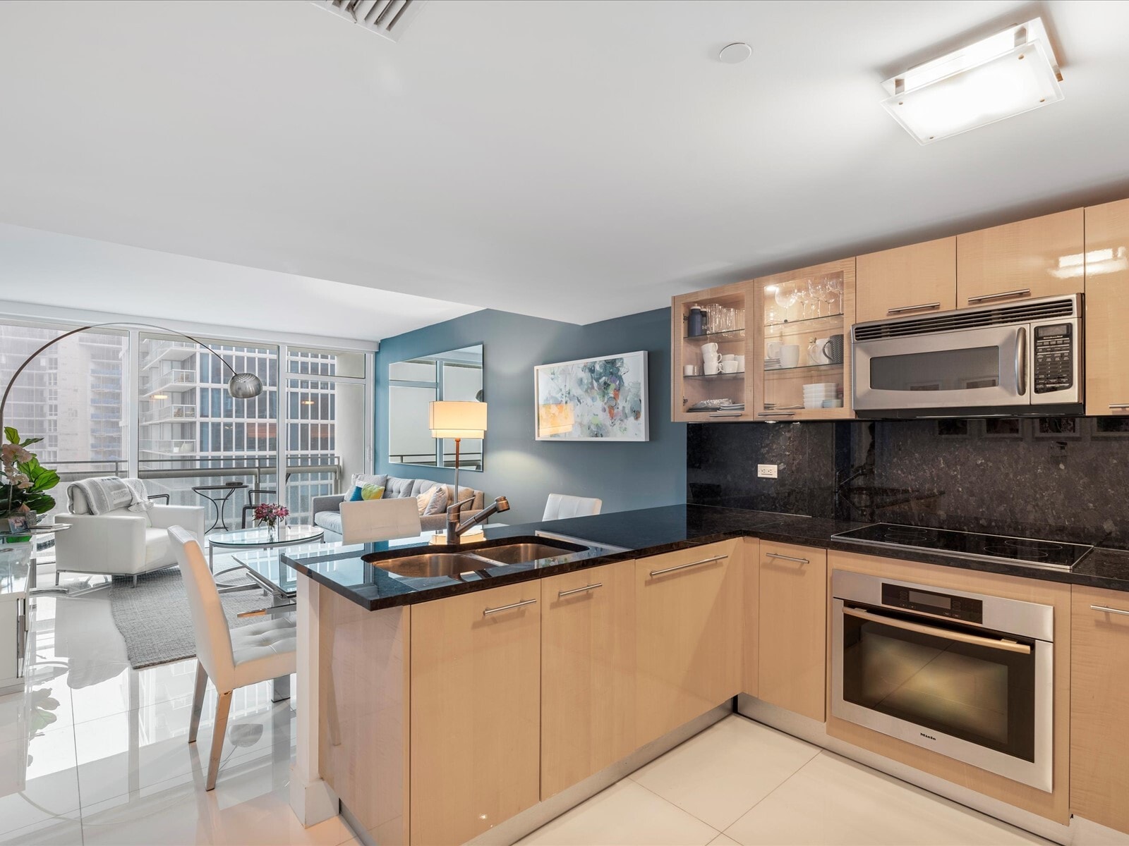 Building Photo - 6801 Collins Ave