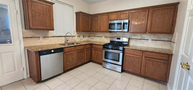 Building Photo - 9710 Fieldbloom Ln