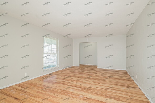 Building Photo - 3152 Rex Ave