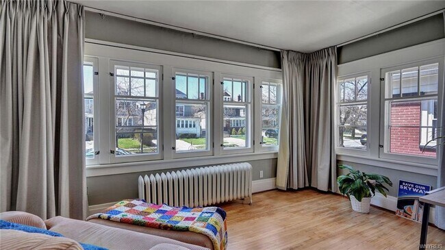 Building Photo - 59 Crestwood Ave