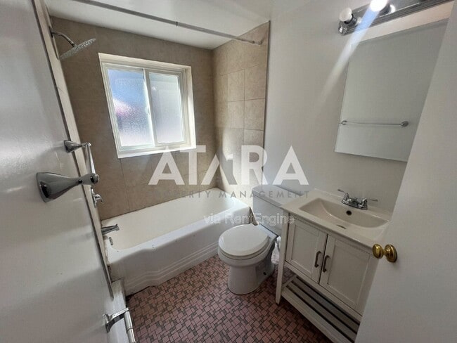 Building Photo - 177 W 300 N