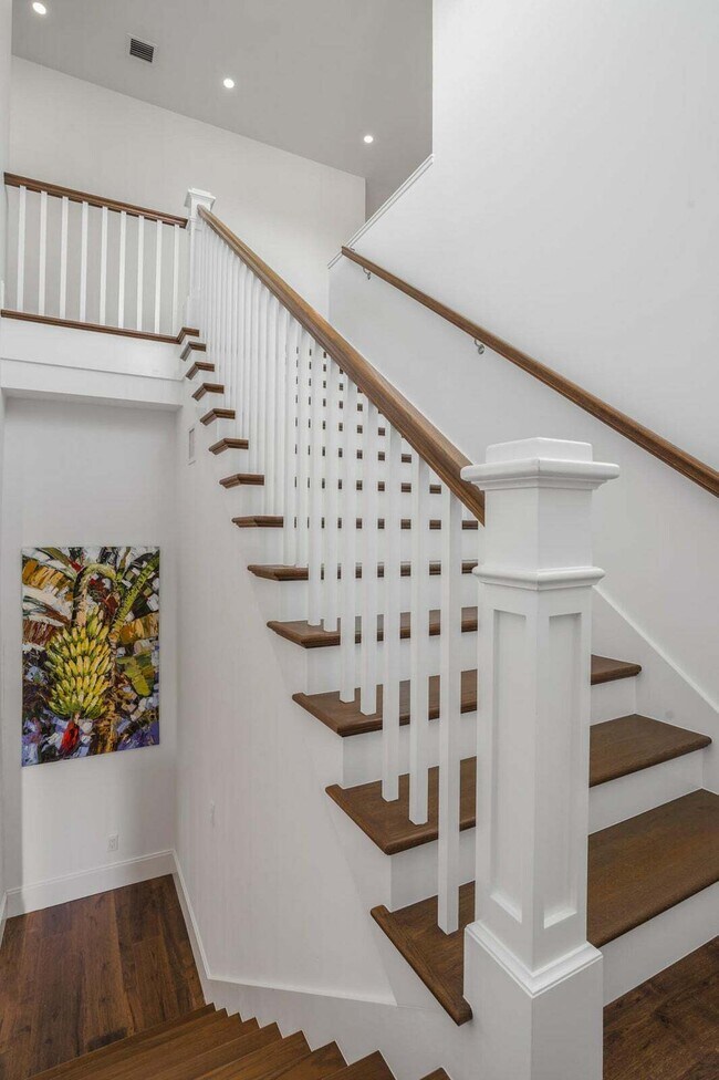 Building Photo - 19471 Harbor Rd S