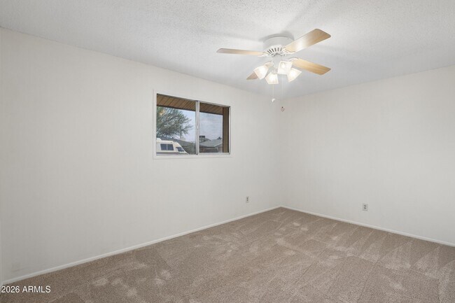 Building Photo - 1014 E Balboa Cir
