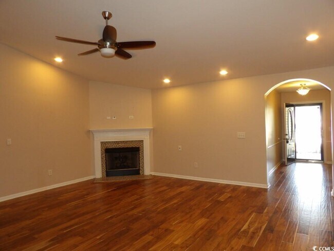 Building Photo - 188 Devonbrook Pl