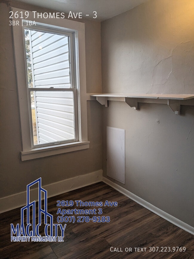 Building Photo - 2619 Thomes Ave