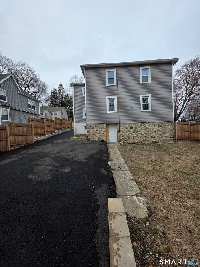 Building Photo - 31 Van Orman St