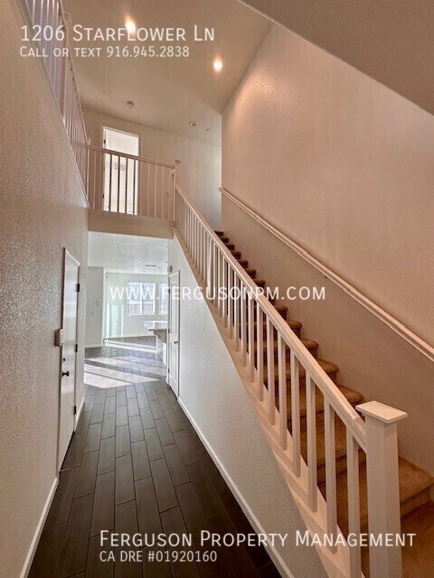 Building Photo - 1206 Starflower Ln