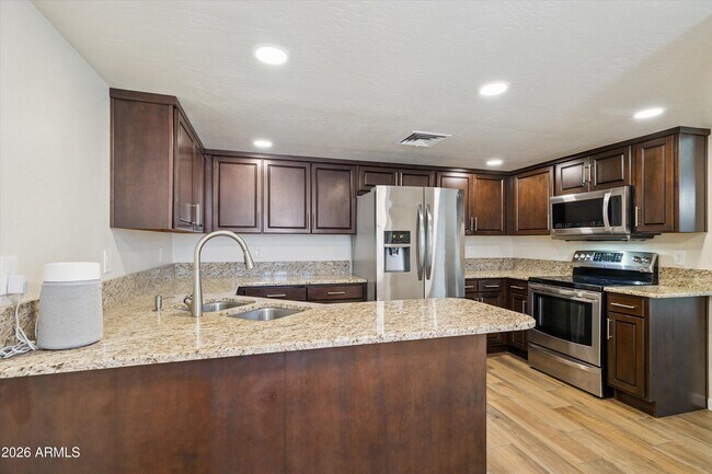 Building Photo - 15020 N 40th St